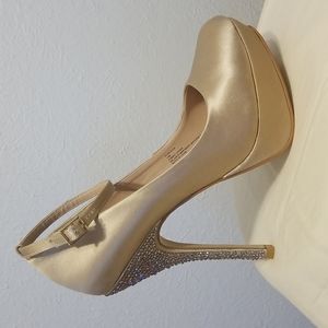 Steve Madden Posesion Gold Pump